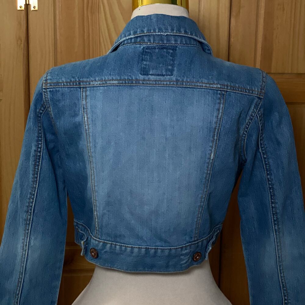 Vintage Y2K Old Navy Cropped Denim Jacket Lightwash Stitch Detail 100 Cotton Y2K - Picture 2 of 16